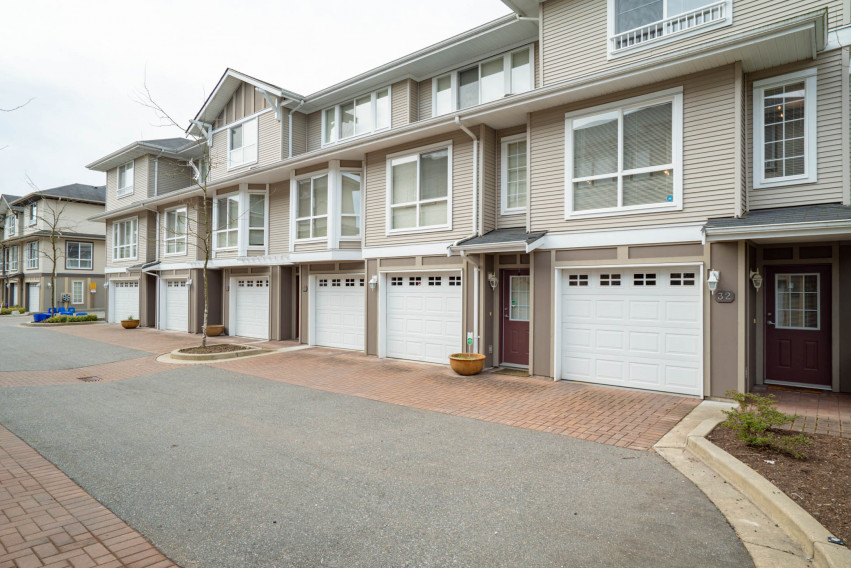 Amberstone Corner Unit